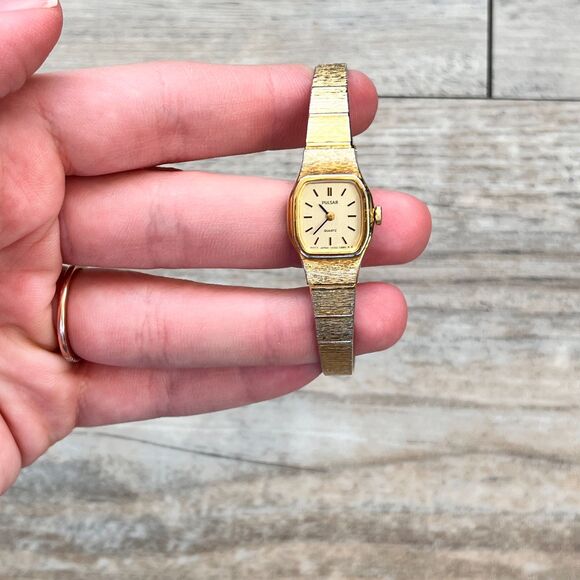 Pulsar Gold Tone Vintage Quartz Watch Textured Bracelet Minimalist Classic main image 9